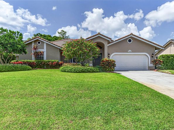 11880 NW 24th St, Plantation FL 33323