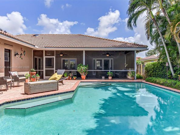 11880 NW 24th St, Plantation FL 33323