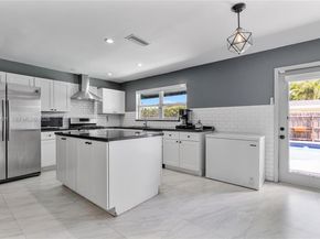 11841 NW 30th Pl, Sunrise FL 33323