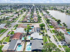11841 NW 30th Pl, Sunrise FL 33323