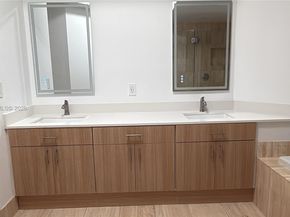 21205 Yacht Club Dr 204, Aventura FL 33180