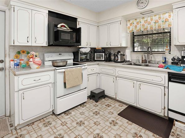 192 W 33rd St, Hialeah FL 33012