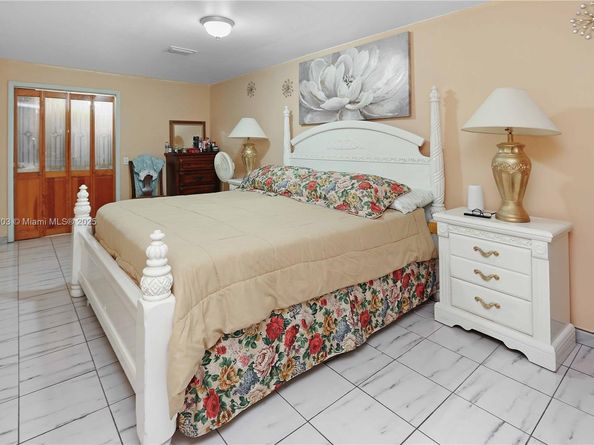 192 W 33rd St, Hialeah FL 33012