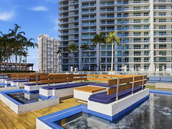 92 SW 3rd St 1604, Miami FL 33130