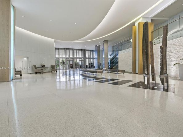 92 SW 3rd St 1604, Miami FL 33130