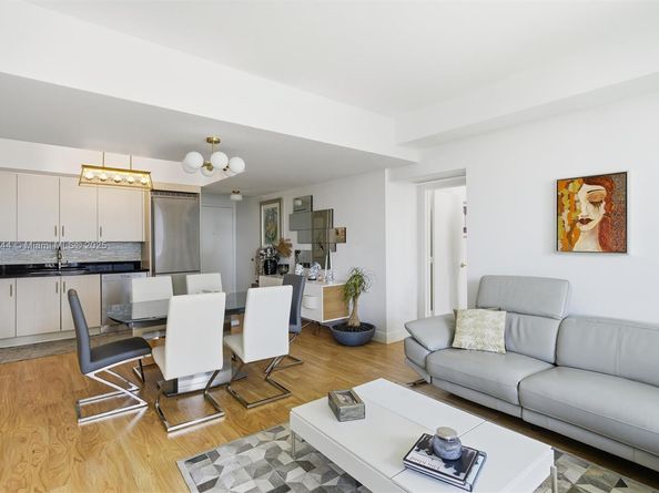 92 SW 3rd St 1604, Miami FL 33130