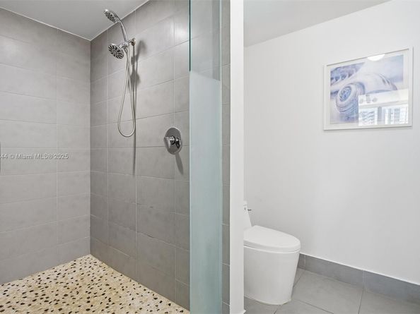 92 SW 3rd St 1604, Miami FL 33130