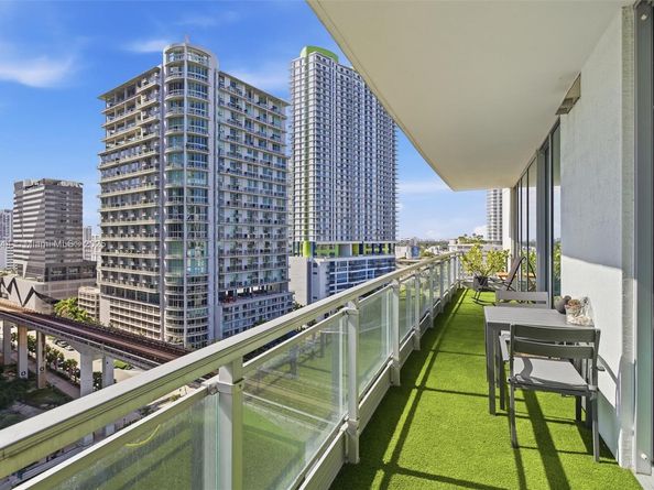 92 SW 3rd St 1604, Miami FL 33130