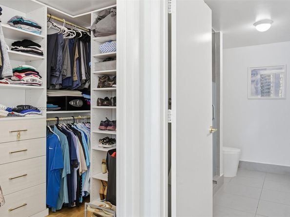 92 SW 3rd St 1604, Miami FL 33130