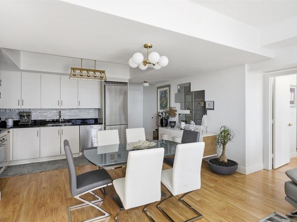 92 SW 3rd St 1604, Miami FL 33130