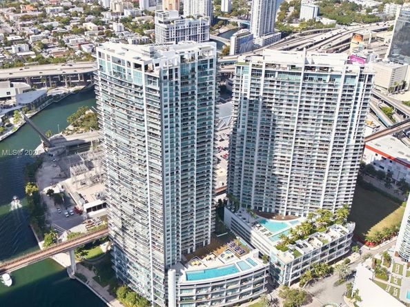 92 SW 3rd St 1604, Miami FL 33130