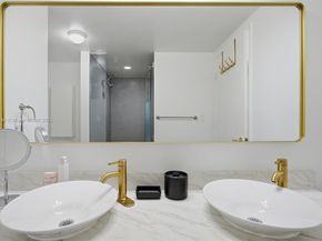 92 SW 3rd St 1604, Miami FL 33130