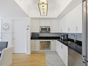 92 SW 3rd St 1604, Miami FL 33130