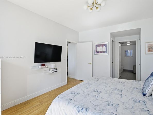 92 SW 3rd St 1604, Miami FL 33130