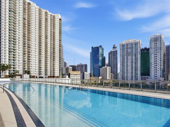 92 SW 3rd St 1604, Miami FL 33130