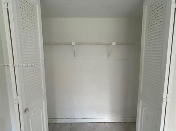 3600 NW 21st St 101, Lauderdale Lakes FL 33311