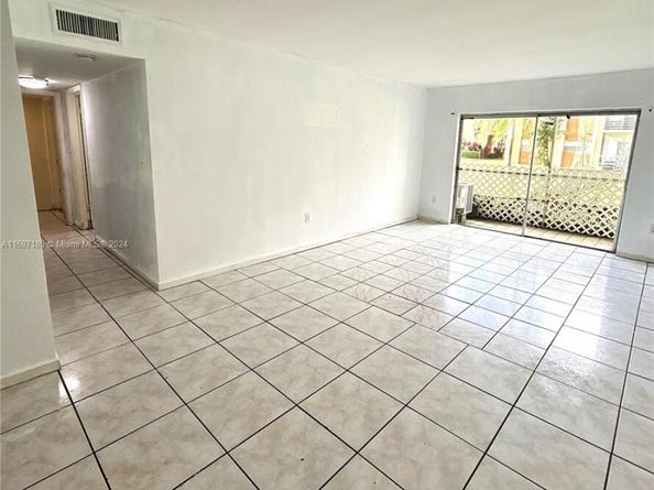 3600 NW 21st St 101, Lauderdale Lakes FL 33311