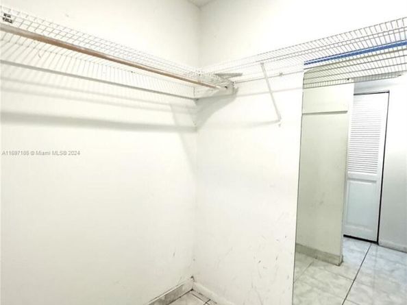 3600 NW 21st St 101, Lauderdale Lakes FL 33311