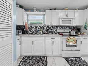 3554 SW 26th St, Miami FL 33133