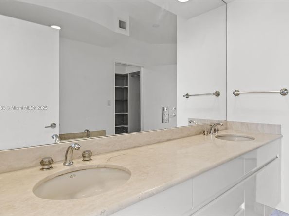 703 Crandon Blvd PH3, Key Biscayne FL 33149