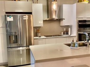 10424 NW 63rd Ter, Doral FL 33178
