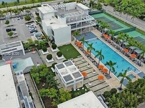 10424 NW 63rd Ter, Doral FL 33178
