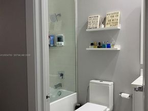 10424 NW 63rd Ter, Doral FL 33178