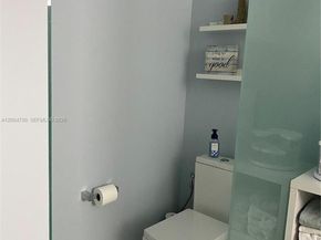 10424 NW 63rd Ter, Doral FL 33178
