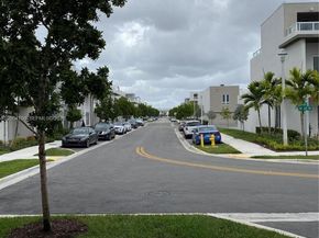 10424 NW 63rd Ter, Doral FL 33178
