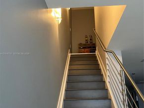 10424 NW 63rd Ter, Doral FL 33178