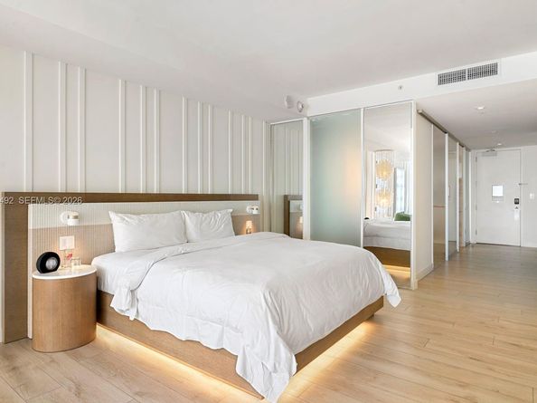 2201 Collins Ave 532, Miami Beach FL 33139