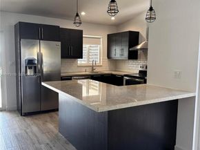 10042 SW 147th Pl, Miami FL 33196