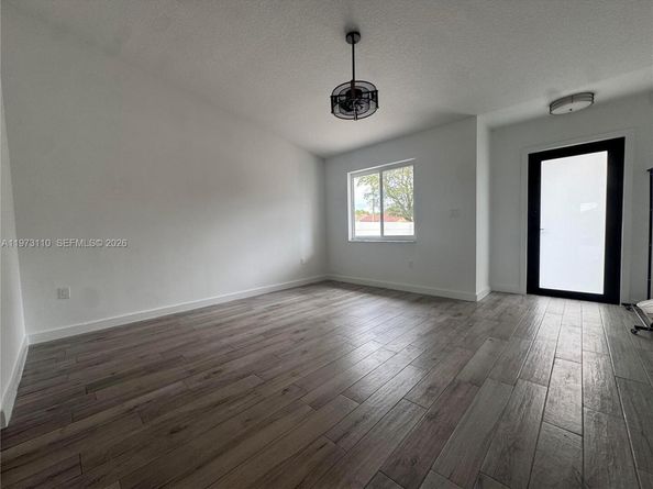 10042 SW 147th Pl, Miami FL 33196