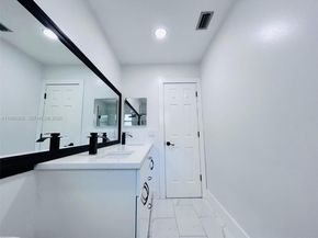 2560 Calamondin Cir, Coconut Creek FL 33063