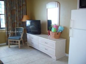 6345 Collins Ave 937, Miami Beach FL 33141