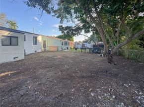 794 NW 44th St, Miami FL 33127