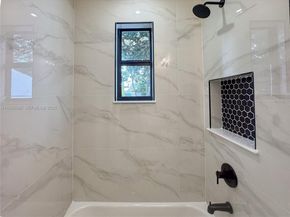 794 NW 44th St, Miami FL 33127