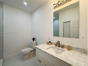 794 NW 44th St, Miami FL 33127