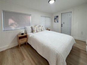 794 NW 44th St, Miami FL 33127