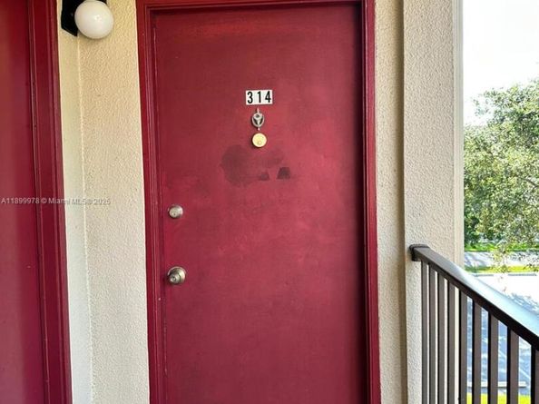 251 SW 134th Way 314M, Pembroke Pines FL 33027