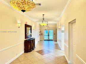 18 Colonial Club Dr 202, Boynton Beach FL 33435