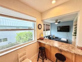 18 Colonial Club Dr 202, Boynton Beach FL 33435