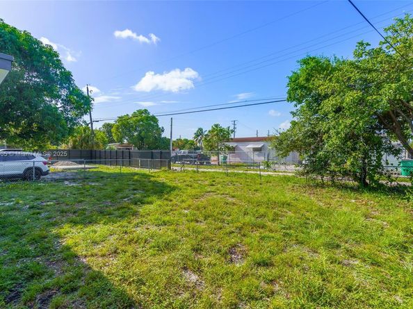 1050 Superior St, Opa-Locka FL 33054