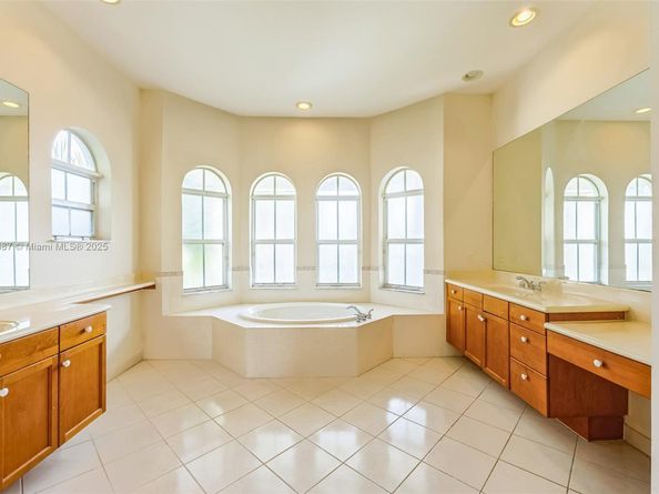 17098 SW 16th St, Pembroke Pines FL 33027