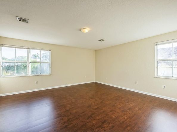 17098 SW 16th St, Pembroke Pines FL 33027