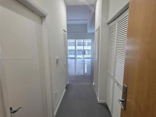 253 NE 2nd St 324, Miami FL 33132