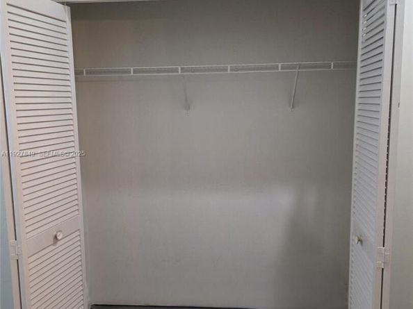 253 NE 2nd St 324, Miami FL 33132