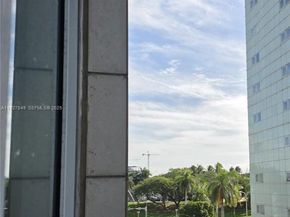253 NE 2nd St 324, Miami FL 33132