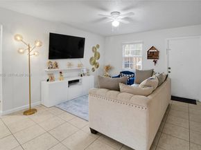 3011 NW 68th St 10F, Fort Lauderdale FL 33309