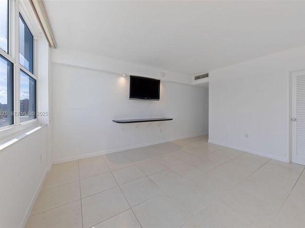 10350 W Bay Harbor Dr 5E, Bay Harbor Islands FL 33154